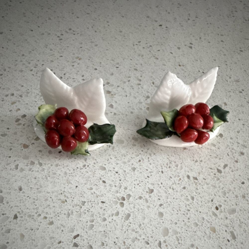 Coalport Bone China Christmas Holly Berry Oval Napkin cards holder Set of 2